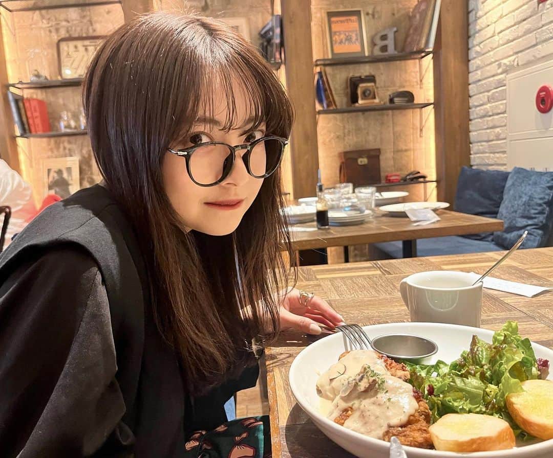 千葉祐夕のインスタグラム：「お昼は、パン派？ライス派？🍴︎💭」
