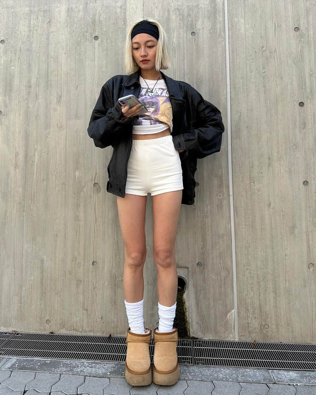 松元環季さんのインスタグラム写真 - (松元環季Instagram)「@bellahadid once said “ I always love to dress up, but I usually end up in a leather jacket and boots”.」4月4日 19時38分 - tamaki__matsumoto