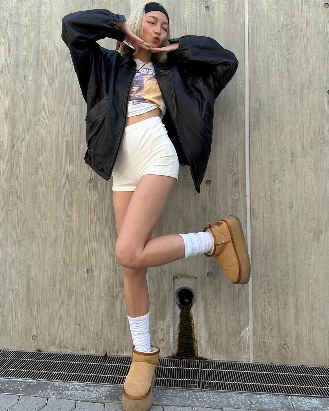 松元環季さんのインスタグラム写真 - (松元環季Instagram)「@bellahadid once said “ I always love to dress up, but I usually end up in a leather jacket and boots”.」4月4日 19時38分 - tamaki__matsumoto
