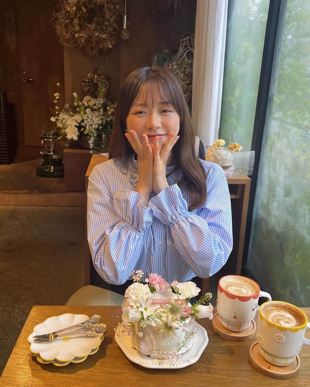 森香澄のインスタグラム：「. 妹が予約してくれたケーキが可愛かった🥺🌸」