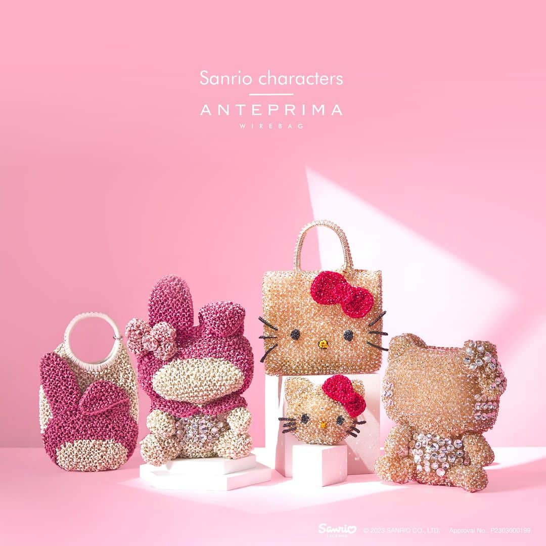 ANTEPRIMAのインスタグラム：「Born in the magical forest Mariland, My Melody is always the sweetest friends of Hello Kitty. Together with the #FW22 HELLO KITTY #WIREBAG Collection, the MY MELODY Collection is dedicated to restore your delicate heart!  Shop the HELLO KITTY and MY MELODY WIREBAG Collection now.  #ANTEPRIMA #WIREBAG #SS23 #HelloKitty #KittyLover #ハローキティ #MyMelody #myMelodyLover #HelloKittyandFriends #Sanrio #3DBag #MiniBag #MicroBag #Crochet #CrochetBag #Craftsmenship #Craftbag #KnitBag」