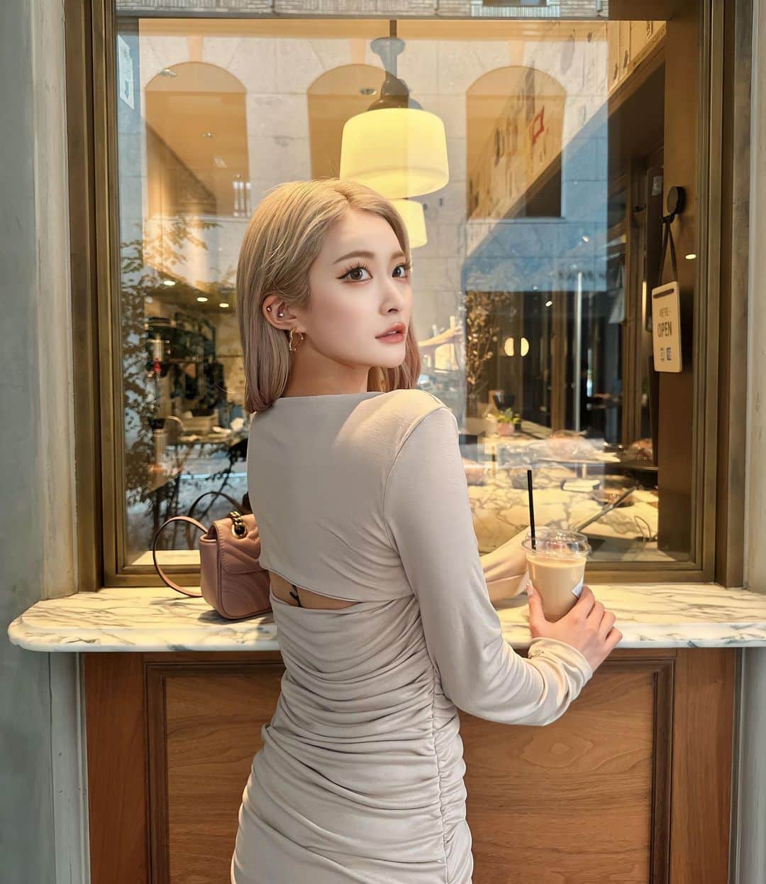 石川千裕（ちぴたん）さんのインスタグラム写真 - (石川千裕（ちぴたん）Instagram)「☕️🥛🕯 きょうぽかぽかすぎたね。幸 みんな新学期頑張ってるみたいで ちぴもがんばろおおおてなった♥️ ・ 春はだんぜん淡めカラーがマストです。  #셀카 #셀스타그램 #팔로우 #얼스타그램 #nuts #gal #makeup #nails  #ootd #likeit #liketime #model #shooting  #selca #selflove #selfie #fashion」4月4日 19時59分 - chipitan_1215