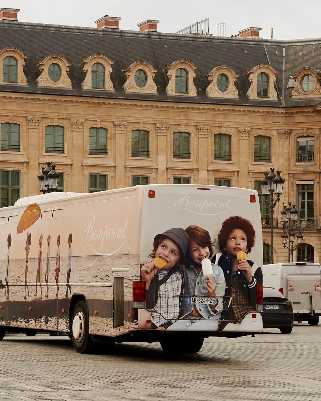 bonpointのインスタグラム：「Bonpoint SS23 | Taking a stroll aboard the Bonpoint Bus. ​ Discover our new Spring-Summer 2023 campaign in the streets of Paris. ​  #Bonpoint」