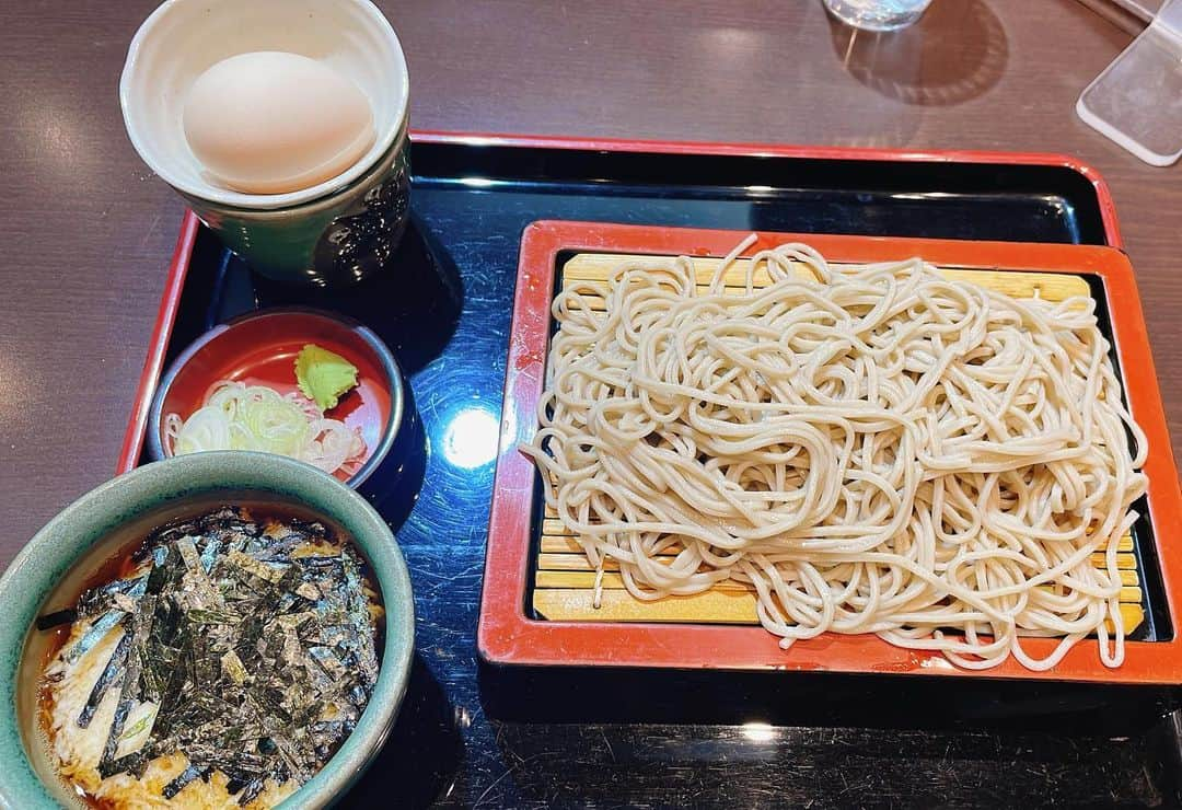 お茶の水うらんさんのインスタグラム写真 - (お茶の水うらんInstagram)「遠征ご飯続き( ˶ ̇ᵕ​ ̇˶)  とろろハマり中✨😍💕🎀 今度は富士そばの冷やし蕎麦も 　リベンジしてみるか(*˙˘˙*)ஐ  #富士そば #冷やし蕎麦 #山形蕎麦」4月4日 20時18分 - uran_alcoholic