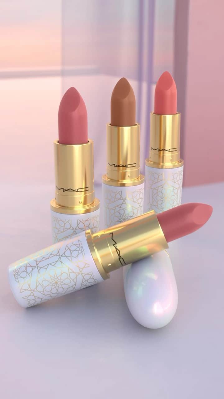 M∙A∙C Cosmetics Japanのインスタグラム：「モザイク模様をあしらった #MACパールエッセンス 限定リップアイテムをチェック💄🫧 見たままに色づくマットなリップスティックはベージュ、モーヴ系カラーをラインアップ✨リップペンシルとあわせて、魅力的な口元を演出して💋  ✨リップスティック（全4色、うち限定3色） -モーブ オーバー! -ヒドゥン トレジャー -セット イン ストーン -ベルベット テディ ✨リップ ペンシル（全４色） -スパイス -ワール -チコリ -ボールドリー ベア  #MACPEARLESCENCE #MACコスメ #限定コスメ #新作コスメ #新作リップ #限定リップ #MACリップ #春メイク」