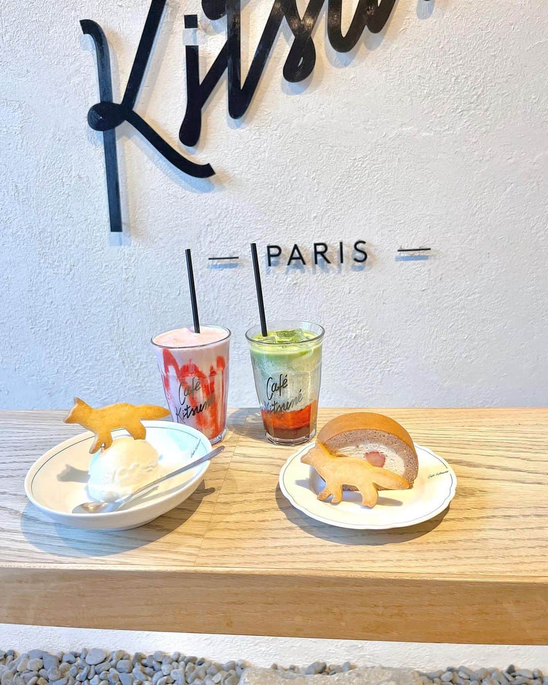 廣川奈々聖さんのインスタグラム写真 - (廣川奈々聖Instagram)「#cafekitsune 🦊♡💭 ⁡ ⁡  まだ1度も行ったことなかったの！ ⁡ 季節限定ドリンクかわいすぎた〜т · т 🍓🤍 ⁡ ⁡ 接客も 雰囲気も良くって、何度もりぴしたくなるお店だったなあ ⁡ ⁡ アパレルも可愛いよね ¨̮ ☁️❤︎ ⁡ ⁡ ⁡ ⁡ ⁡ #ななせのcafe巡り #カフェキツネ青山  #maisonkitsune #cafekitsunetokyo #cafékitsuné #表参道カフェ #南青山カフェ #青山カフェ #表参道ランチ #東京カフェ散歩 #tokyo_cafe」4月4日 20時36分 - nanaseven7_u_u