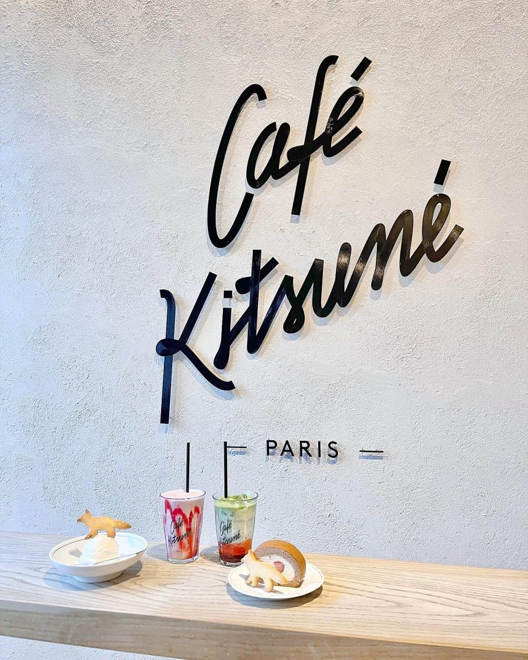 廣川奈々聖さんのインスタグラム写真 - (廣川奈々聖Instagram)「#cafekitsune 🦊♡💭 ⁡ ⁡  まだ1度も行ったことなかったの！ ⁡ 季節限定ドリンクかわいすぎた〜т · т 🍓🤍 ⁡ ⁡ 接客も 雰囲気も良くって、何度もりぴしたくなるお店だったなあ ⁡ ⁡ アパレルも可愛いよね ¨̮ ☁️❤︎ ⁡ ⁡ ⁡ ⁡ ⁡ #ななせのcafe巡り #カフェキツネ青山  #maisonkitsune #cafekitsunetokyo #cafékitsuné #表参道カフェ #南青山カフェ #青山カフェ #表参道ランチ #東京カフェ散歩 #tokyo_cafe」4月4日 20時36分 - nanaseven7_u_u