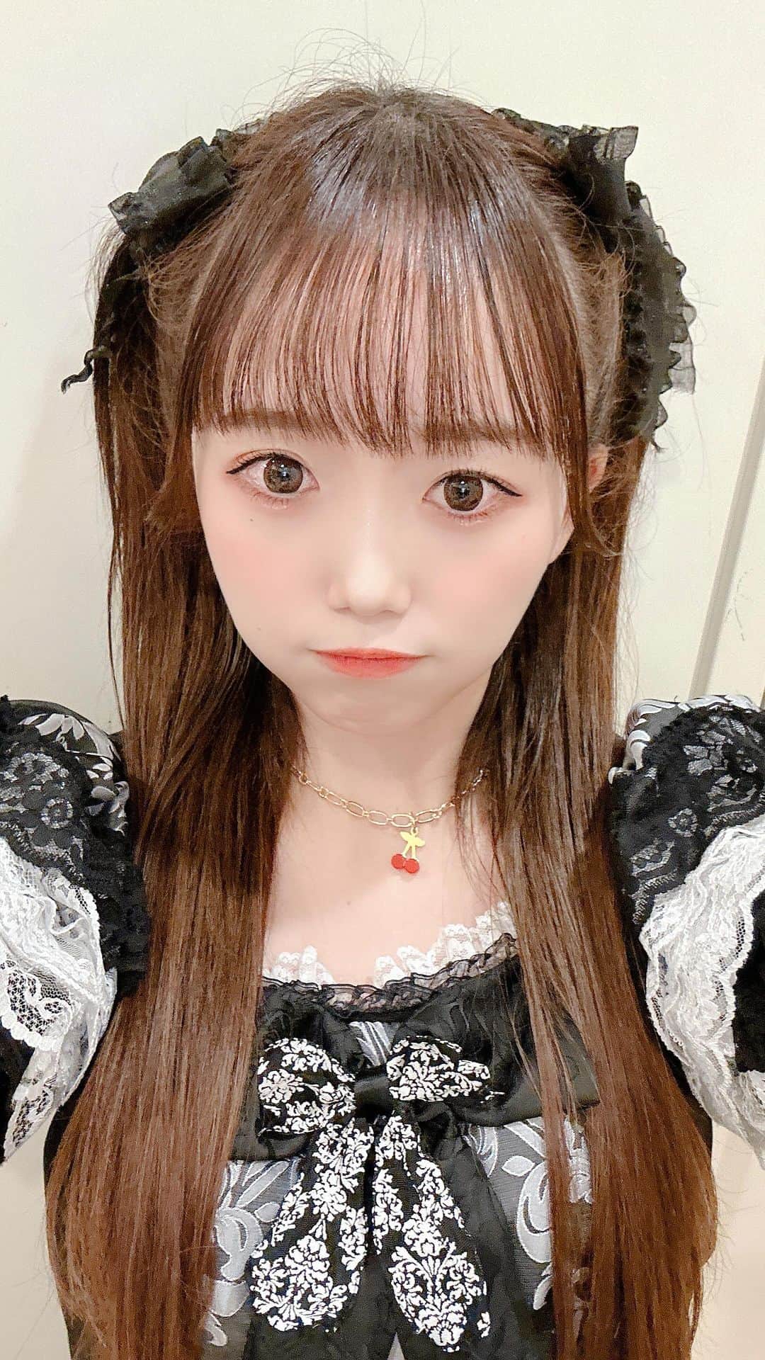 小日向夏実のインスタグラム：「BLACK PRINCESS卒業しました🌸出会ってくれて推してくれて好きになってくれてありがとう！  幸せな時間でした🤍🍒  #アイドル #idol #ライブアイドル #卒業 #衣装 #アイドル衣装 #動画 #reels #japanesegirl #instagood #instalike #followｍe #いいね歓迎 #フォローミー #なちゅスタグラム #ありがとう」
