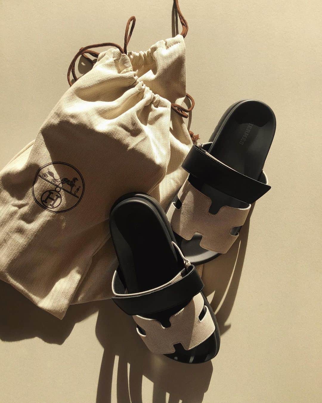 陣内勇人のインスタグラム：「.  だから旅にでたくなる。 @hermes」