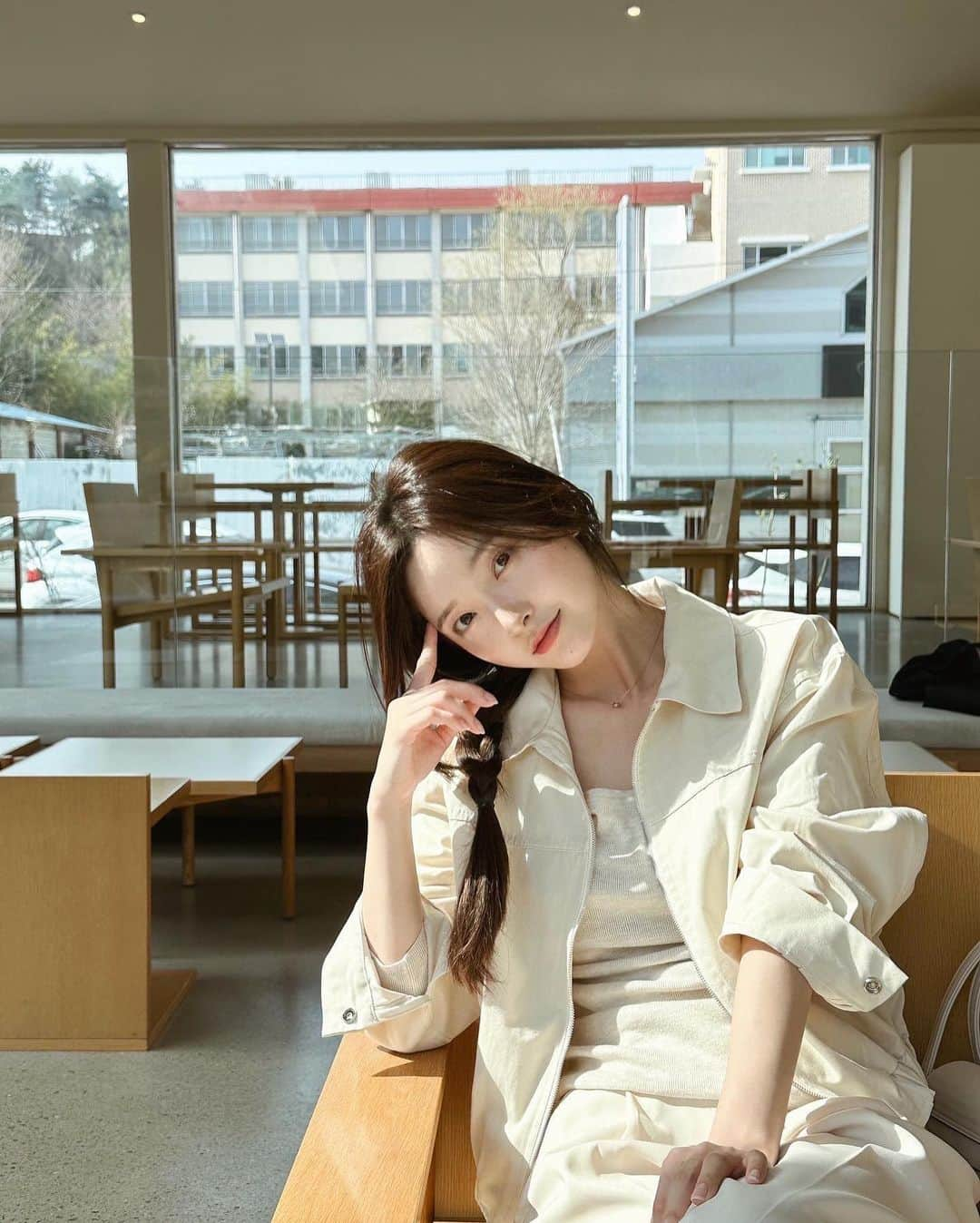 キム・ナヒさんのインスタグラム写真 - (キム・ナヒInstagram)「오늘의 업데이트 소식➿🤍  @comelyu_official」4月4日 20時34分 - knhs2