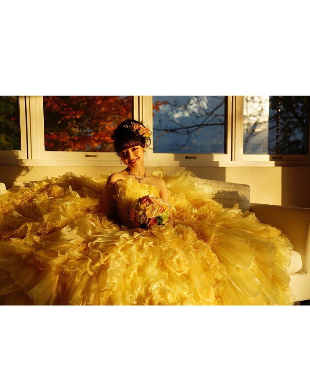 新田湖子さんのインスタグラム写真 - (新田湖子Instagram)「ドレス💐✨ 私の憧れだったドレス公開～🥂 ものすごく時差投稿だけど、、。 去年の秋に記念に撮影した時ものです...♡」4月4日 21時10分 - coconitta0809
