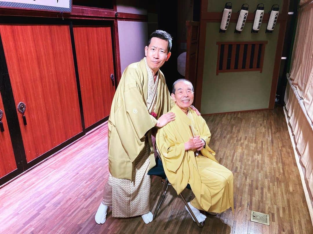 林家木久蔵（2代目）さんのインスタグラム写真 - (林家木久蔵（2代目）Instagram)「久々大須演芸場〜、久々おとっつぁんと一緒😀私7日まで出演しまーす❗️  #愛知 #愛知県 #落語会 #大須演芸場 #林家木久扇 #林家木久蔵 #名古屋 #落語 #rakugo #笑点」4月4日 21時08分 - kikuzo2nd