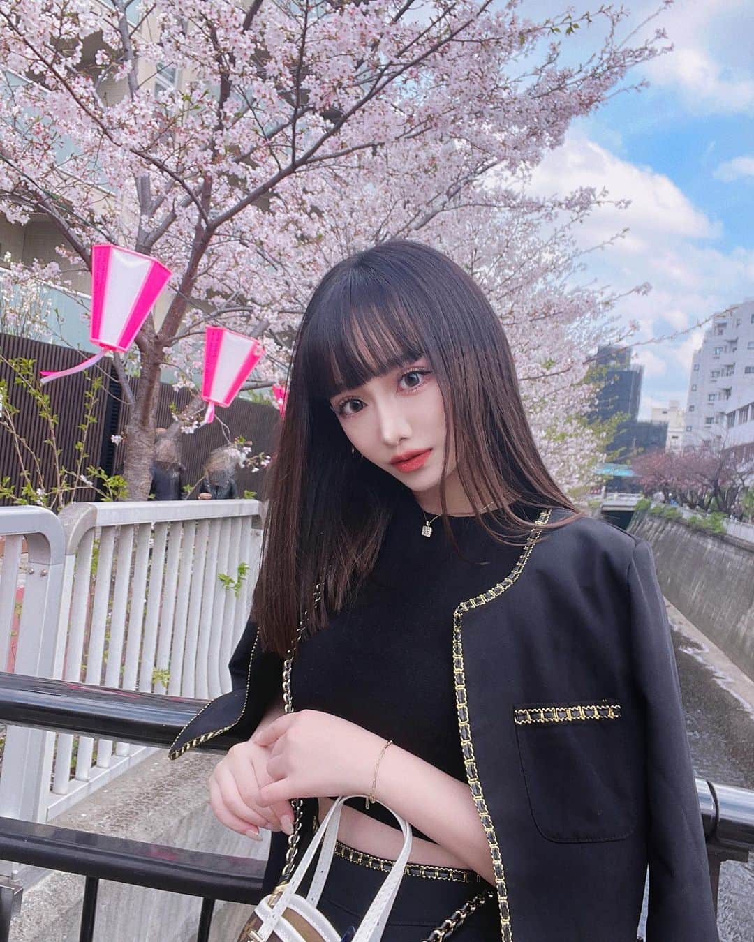 ちあきんぐさんのインスタグラム写真 - (ちあきんぐInstagram)「桜が1番すき🌸🍓🥂🩷  setup @selectshop.siriusblue  #cherryblossom#sakura#桜#お花見 #ぱっつん#黒髪ぱっつん」4月4日 21時14分 - chiaki_ing