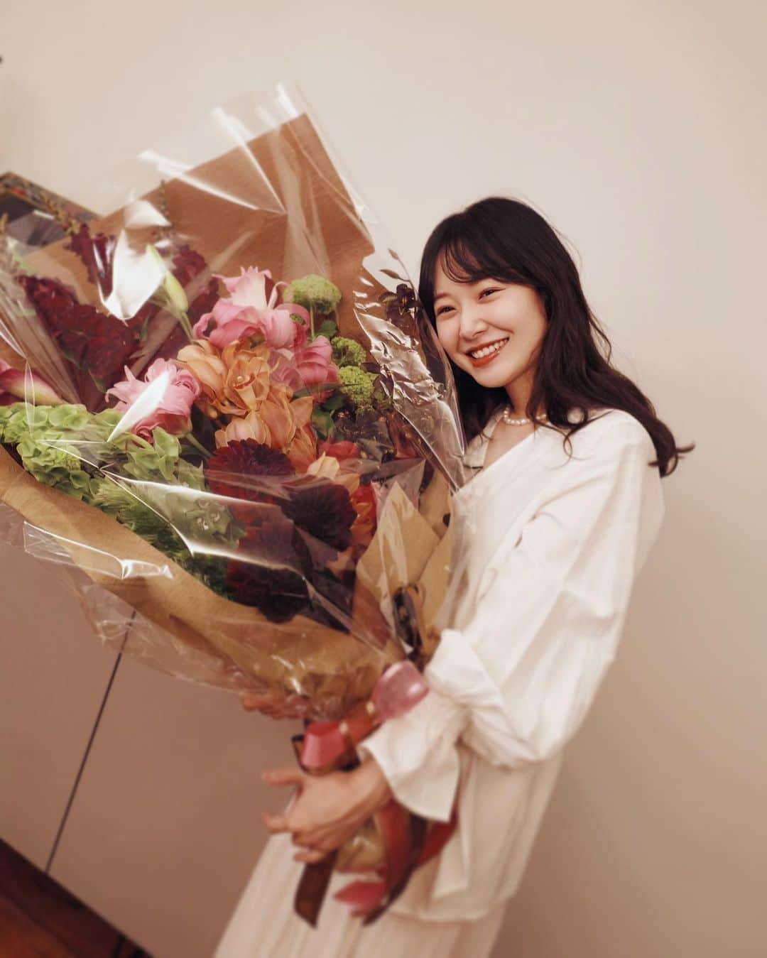 西川瑞希（みずきてぃ）さんのインスタグラム写真 - (西川瑞希（みずきてぃ）Instagram)「wedding anniversary…💍  一緒に過ごす毎日を重ねるごとに、ますます愛が深まっています。  飾らない"いつもありがとう。これからもよろしくね！"のシンプルな言葉が旦那さんらしくて嬉しかったな！  改めて感謝できた、心温まるひとときでした♡  こちらこそ、これからもずっと仲良しで、ずっとよろしくお願いします//  #2stanniversary #happytime #love #weddinganniversary #mizukifamily_ #結婚記念日 #3月31日」4月4日 21時15分 - mizuki_nishikawa_