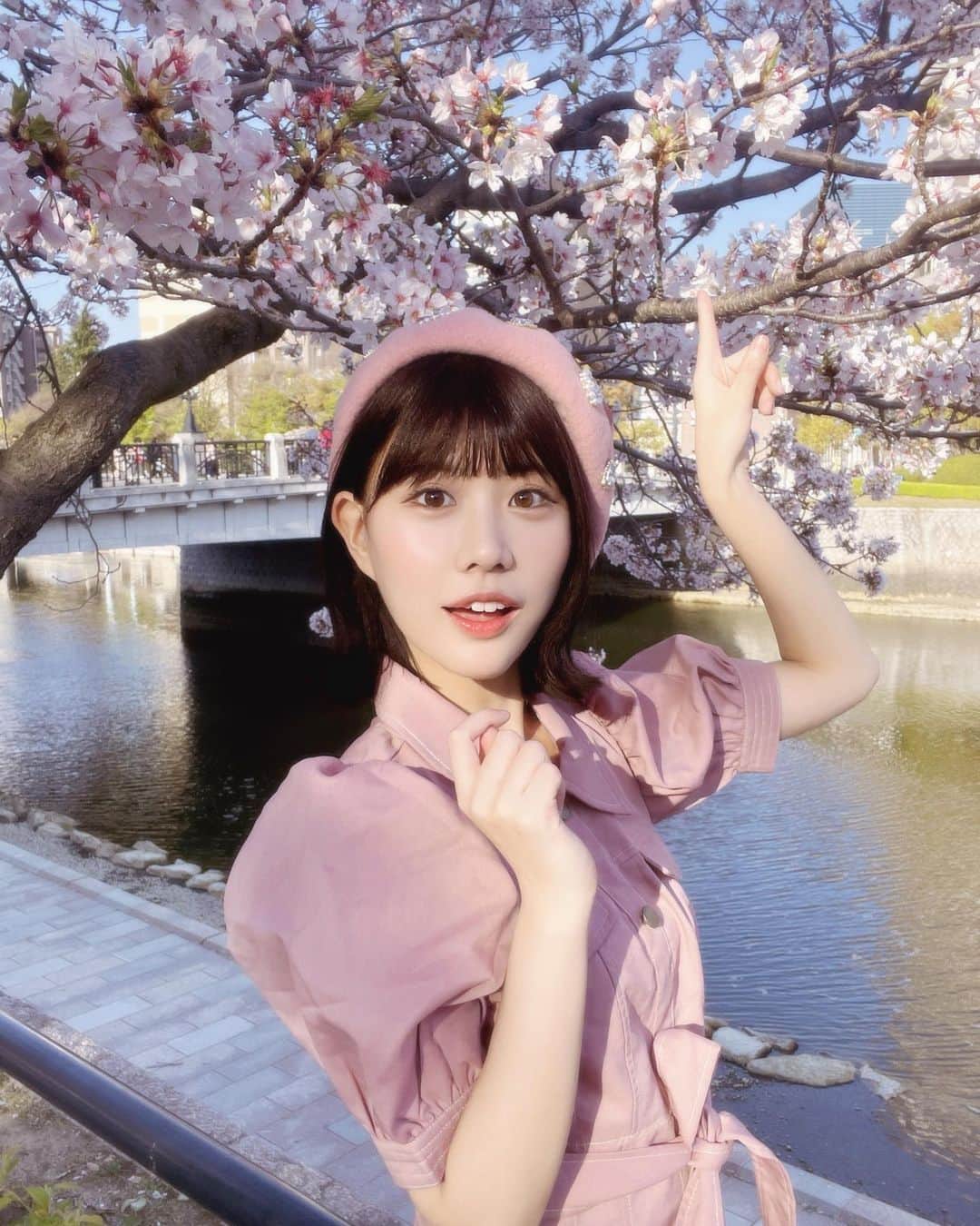 渡辺菜月のインスタグラム：「桜なっちゃん🌸  #なっちゃんスタイル #ピンクコーデ #広島 #hiroshima  #桜 #sakura #벚꽃  #stu48 #idol #渡辺菜月」
