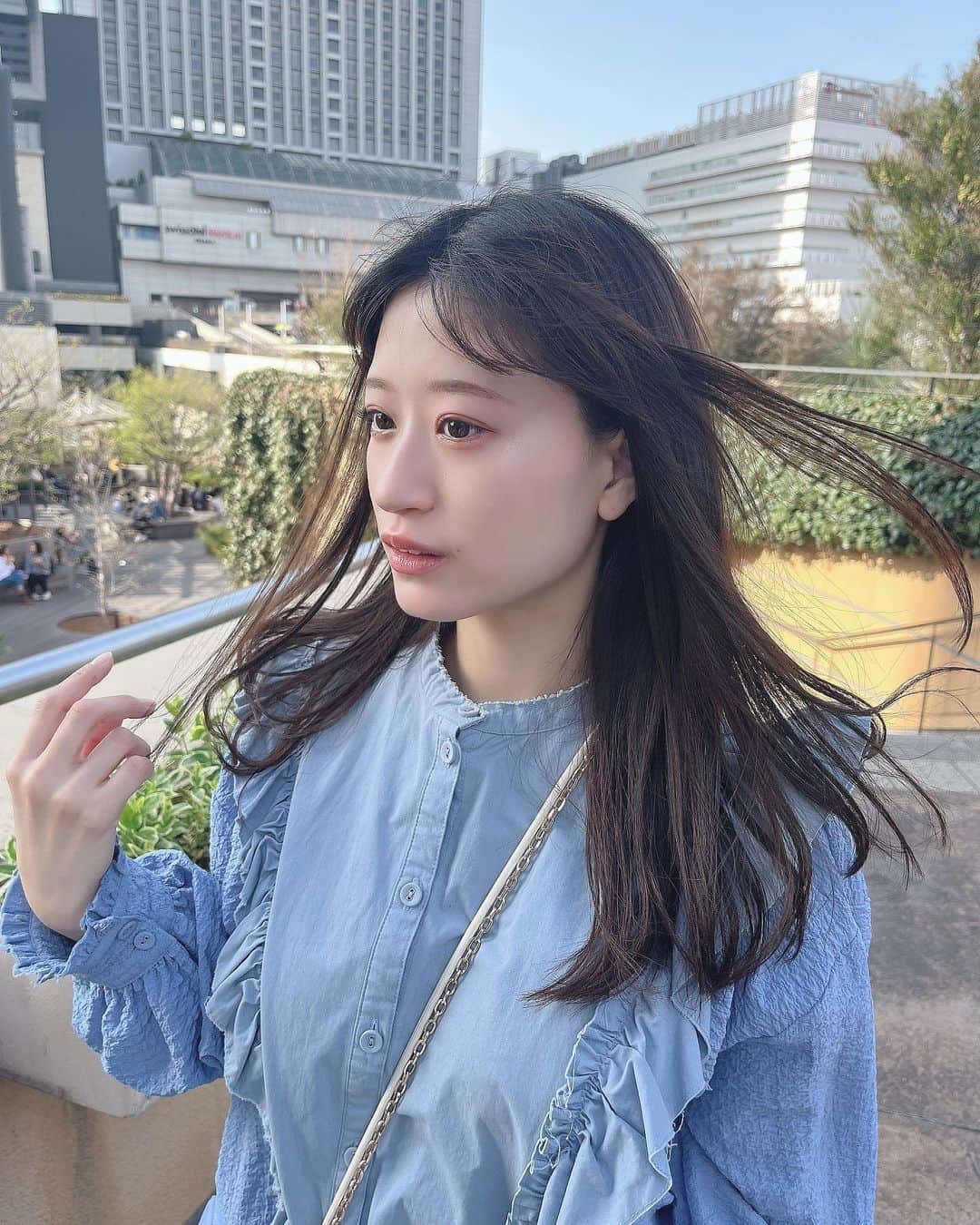 上西怜さんのインスタグラム写真 - (上西怜Instagram)「⠀ 風に吹かれました🌬 ⠀ ⠀ ⠀ ⠀ #れーチャンしふく #dailylook #ootd #code #outfit #低身長コーデ #154cm #青 #春服 #春 #春コーデ #風 #青空」4月4日 21時51分 - jonishi_rei