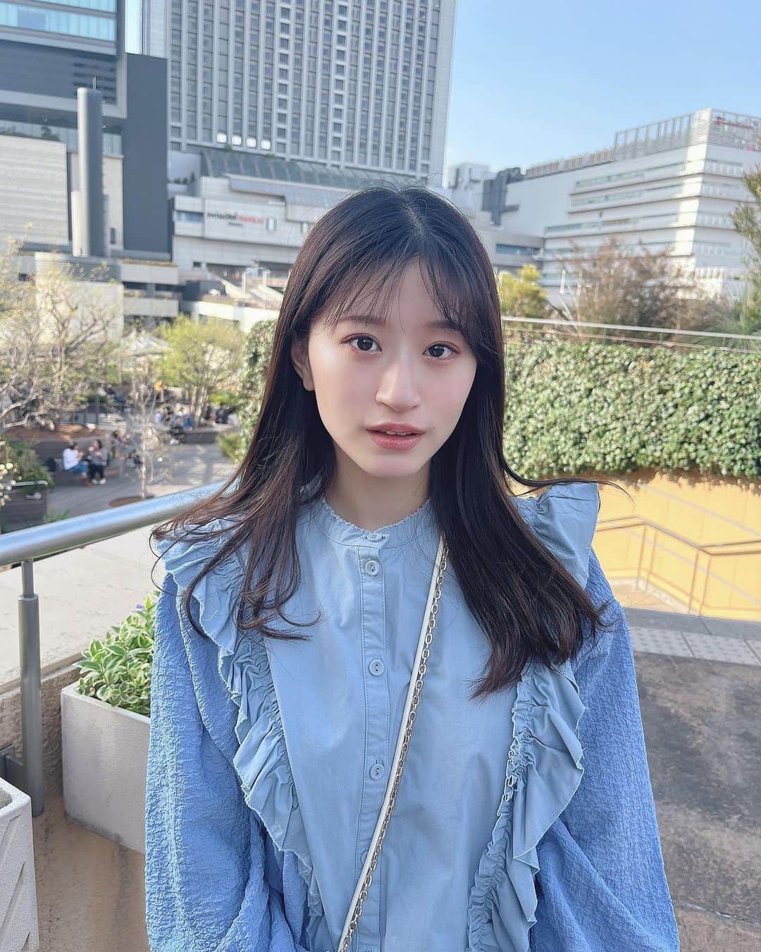 上西怜さんのインスタグラム写真 - (上西怜Instagram)「⠀ 風に吹かれました🌬 ⠀ ⠀ ⠀ ⠀ #れーチャンしふく #dailylook #ootd #code #outfit #低身長コーデ #154cm #青 #春服 #春 #春コーデ #風 #青空」4月4日 21時51分 - jonishi_rei
