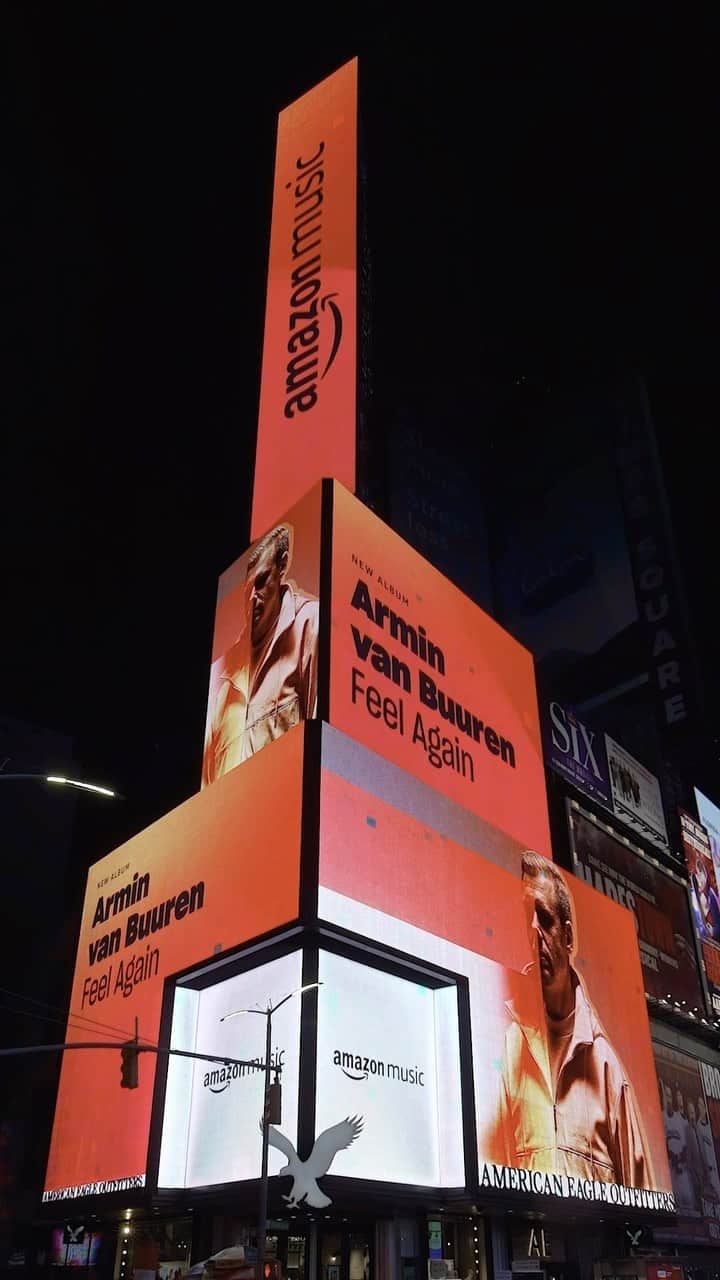 Armin Van Buurenのインスタグラム：「Thank you @amazonmusic for lighting up Times Square with my new album ‘Feel Again’ 🗽 #FeelAgain #AmazonMusic」