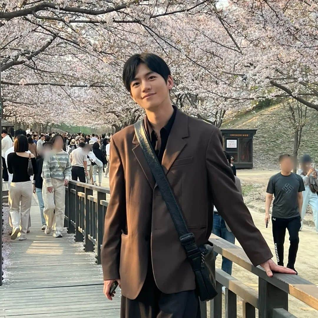 ユファン さんのインスタグラム写真 - (ユファン Instagram)「🌸🌸🌸」4月4日 22時00分 - onlyuhwan