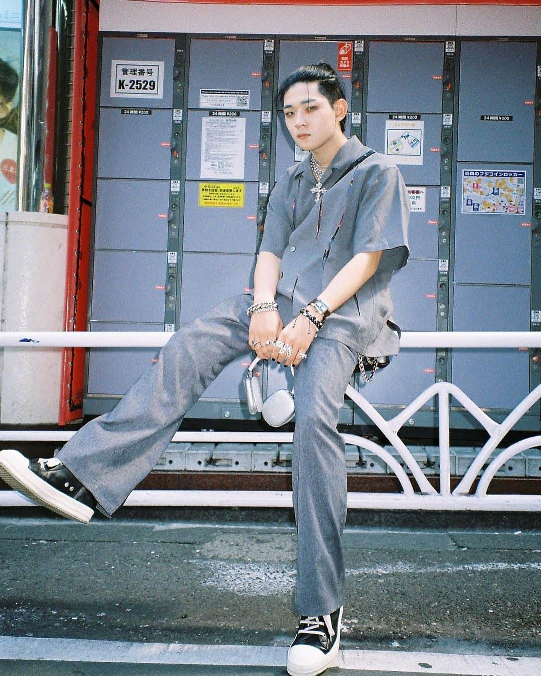 のインスタグラム：「🌹💙」