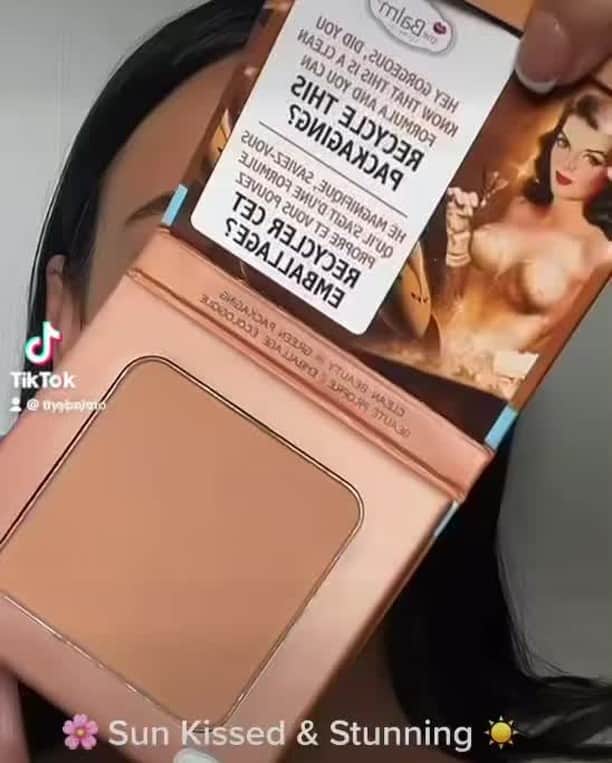 the Balmのインスタグラム：「Sun-kissed and rosy-cheeked! 🌸 Loving this  bronzer and blush duo for that perfect Spring look! ✨   #thebalm #thebalmcosmetics #thebalmskin #thebalmskincare #cleanskin #skincare  #beauty #glam #crueltyfreebeauty #beautiful #instagood #springtime #instamakeup #makeupaddict」