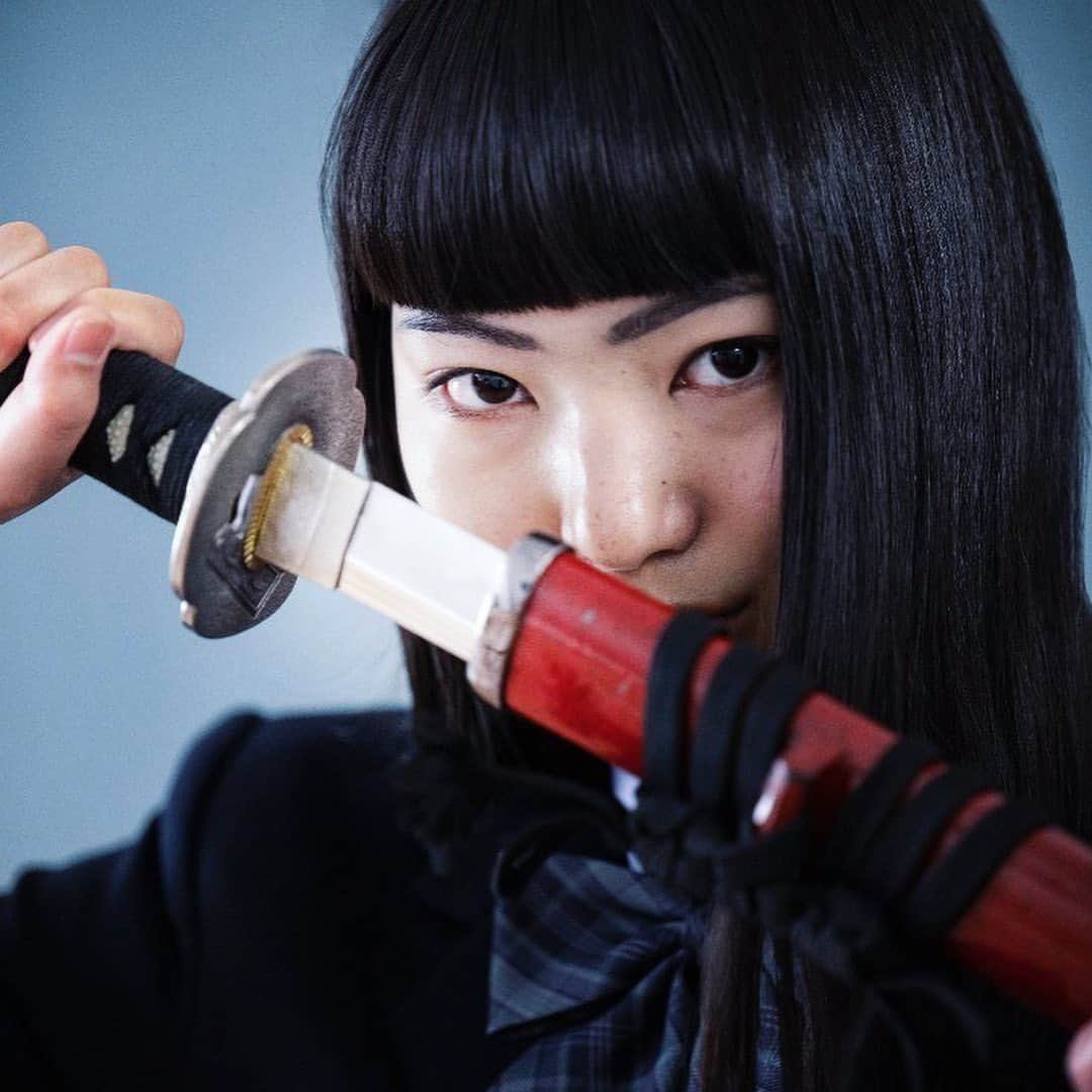 japanese forest & web designer　kapiosanのインスタグラム：「カメラマンの趣味。 もっとライティングで遊びたかった。 #仕事しろ  #働け   モデル👇 @nanko_ph   #samurai #bushi #model #movie #japanesegirl #photography #nikon #japan #photographer #katana #katanasword」