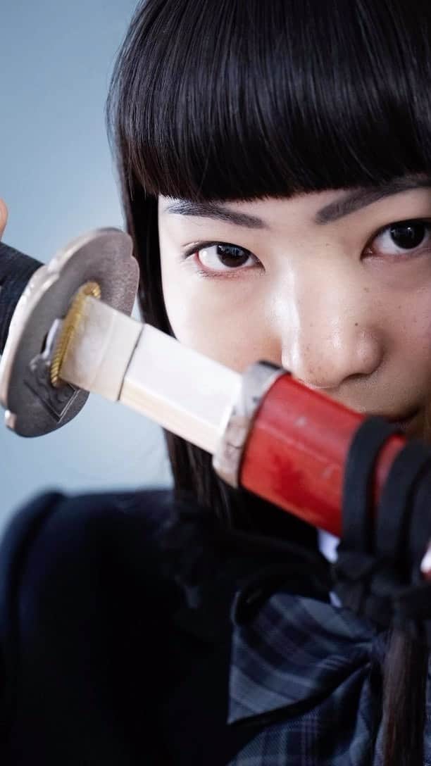 japanese forest & web designer　kapiosanのインスタグラム：「サムライ女子。 普段企業向けの受託撮影やストック、webデザインなどをしているクリエイターです。 モデルさん、クライアントさんお気軽にご連絡下さい🎵  モデル👇 @nanko_ph  #samurai #bushi #model #movie #japanesegirl #photography #nikon #japan #photographer #katana #katanasword」