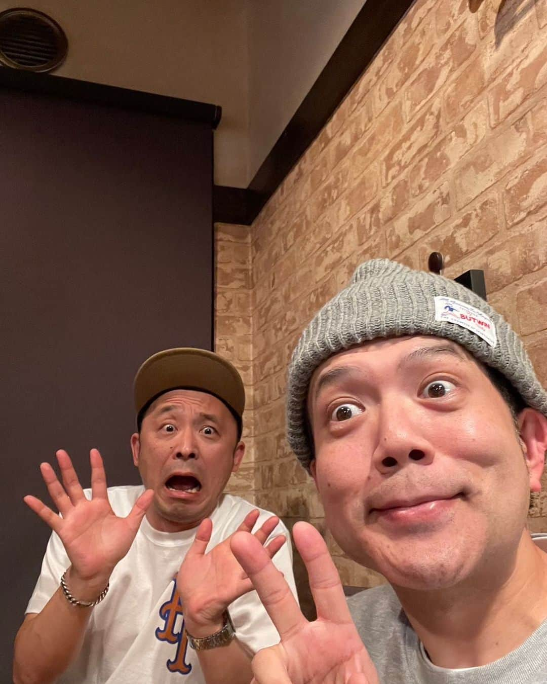 野村浩二さんのインスタグラム写真 - (野村浩二Instagram)「久しぶりに磯山ちゃんとサシ飲み。 痩せてた。 #野村浩二　#磯山良司  #江戸むらさき」4月4日 22時51分 - nomura_kouji