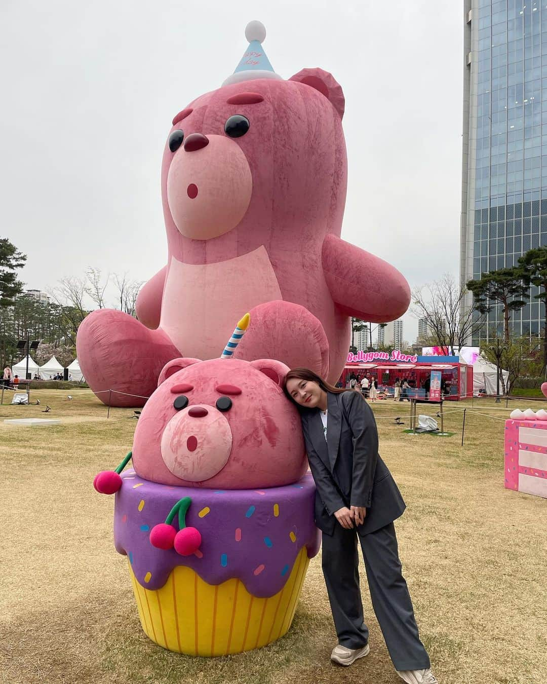 みそさんのインスタグラム写真 - (みそInstagram)「みそきば🧸🩷  韓国で桜みれた ベリークマもよくわからんけどかわいかった #잠실  #벨리곰」4月4日 23時08分 - j__ms_99