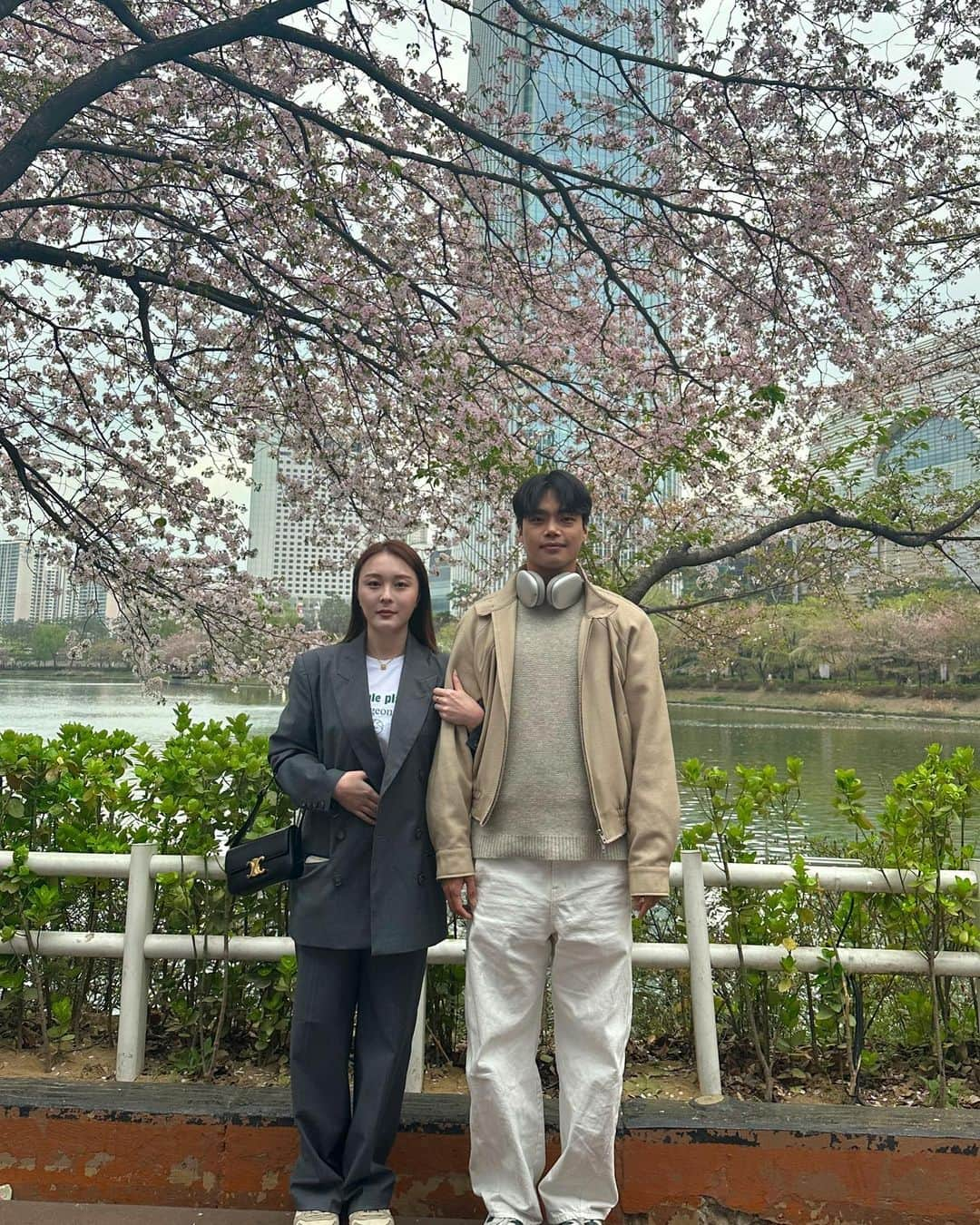 みそさんのインスタグラム写真 - (みそInstagram)「みそきば🧸🩷  韓国で桜みれた ベリークマもよくわからんけどかわいかった #잠실  #벨리곰」4月4日 23時08分 - j__ms_99