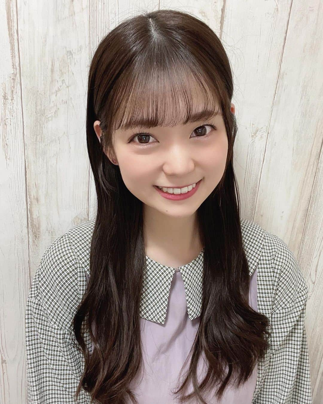 白石真菜のインスタグラム：「みゆちゃんにまつ毛パーマしてもらいましたっ！ 今回も素敵すぎるので注目して見て欲しいです、、！  綺麗に上がりすぎてて、鏡みてから感動が止まらなかった、、！ ありがとうね😭😭😭😭  ♡ @eyelist_miyuchigram  ♡ @lorrainebrow_ebisu   SNSで人気のパーマ専門店 ・ロレインブロウ恵比寿 ・メンズもOK ・指名制度あるけど指名料がない ・ #ロレインブロウ恵比寿 #ロレインブロウ #lorrainebrow  #まつげパーマ  #白石真菜 #しーまな」