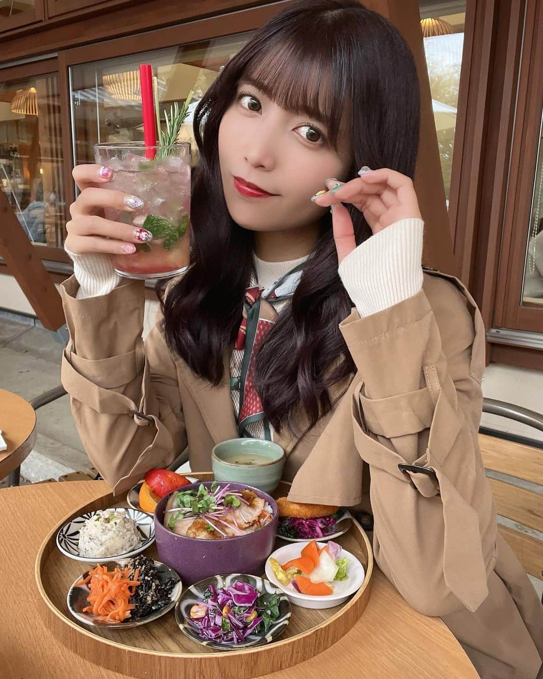 ゆんさんのインスタグラム写真 - (ゆんInstagram)「ぷぷちゃんと上野公園でお花見 散歩してテラスでカフェランチ🐶  ぷぷも一緒に行けるし ワンちゃんいっぱい連れてる方いて ご飯もおいしかったああ🥳💕」4月4日 23時30分 - yuntaaam_s2