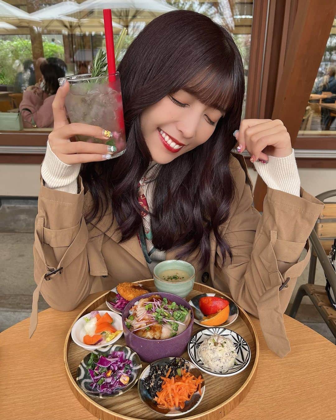 ゆんさんのインスタグラム写真 - (ゆんInstagram)「ぷぷちゃんと上野公園でお花見 散歩してテラスでカフェランチ🐶  ぷぷも一緒に行けるし ワンちゃんいっぱい連れてる方いて ご飯もおいしかったああ🥳💕」4月4日 23時30分 - yuntaaam_s2