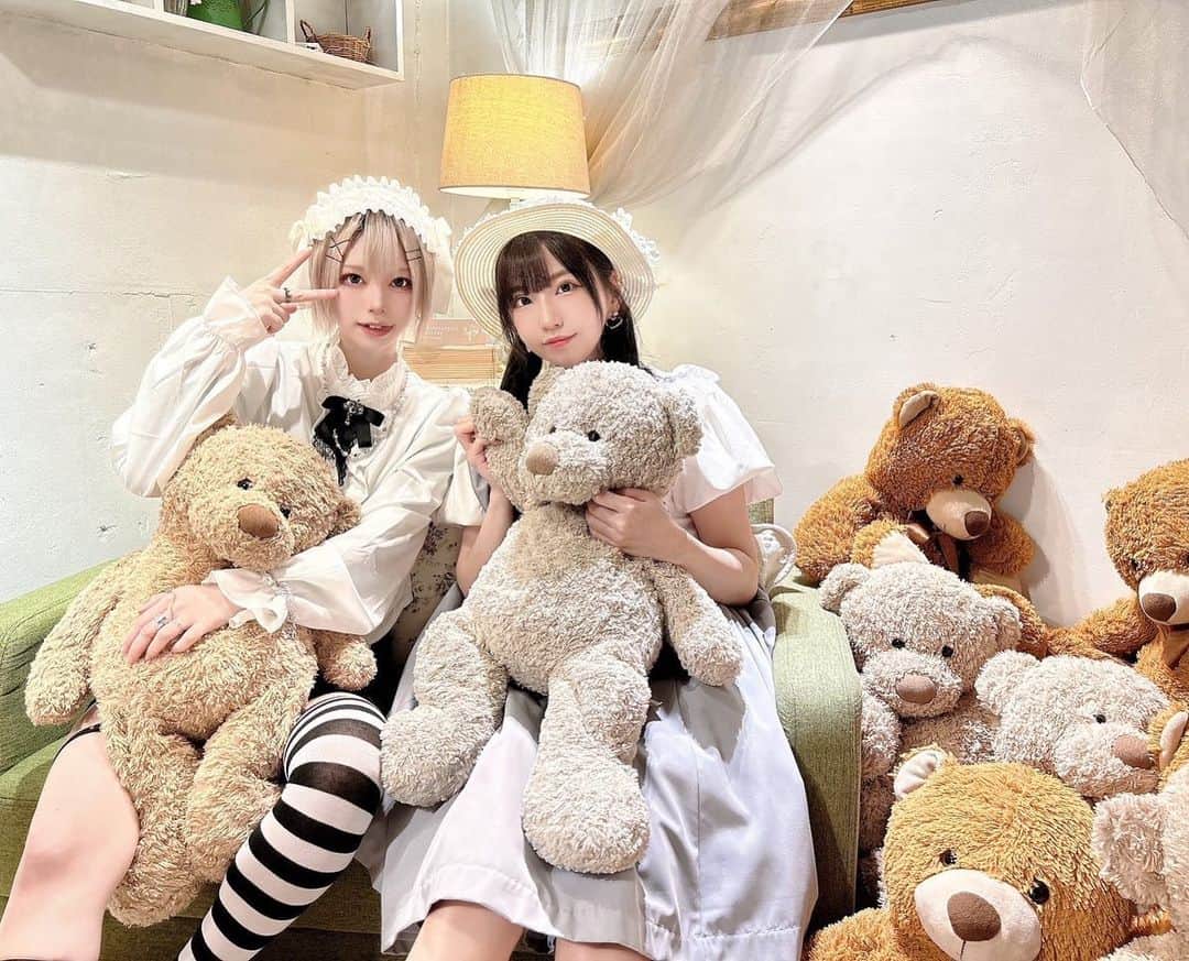 のインスタグラム：「ねむちゃんとカフェ行ってきた♡ フォトスポットがあってくまさんに囲まれたよん🧸 . . . . . #cosplay#cosplayer#cosplaygirl#cosplayers#コスプレ#コスプレイヤー#コスプレ女子#東京#ファッション#可愛い#かわいい#follow#フォローミー#自撮り#可愛い女の子#かわいい女の子#アイドル#girl#idol#kawaii#kawaiigirl#kawaiifashion#followme#映えカフェ#カフェ#カフェ巡り#cafe#lolita#ロリータ#ロリータファッション」