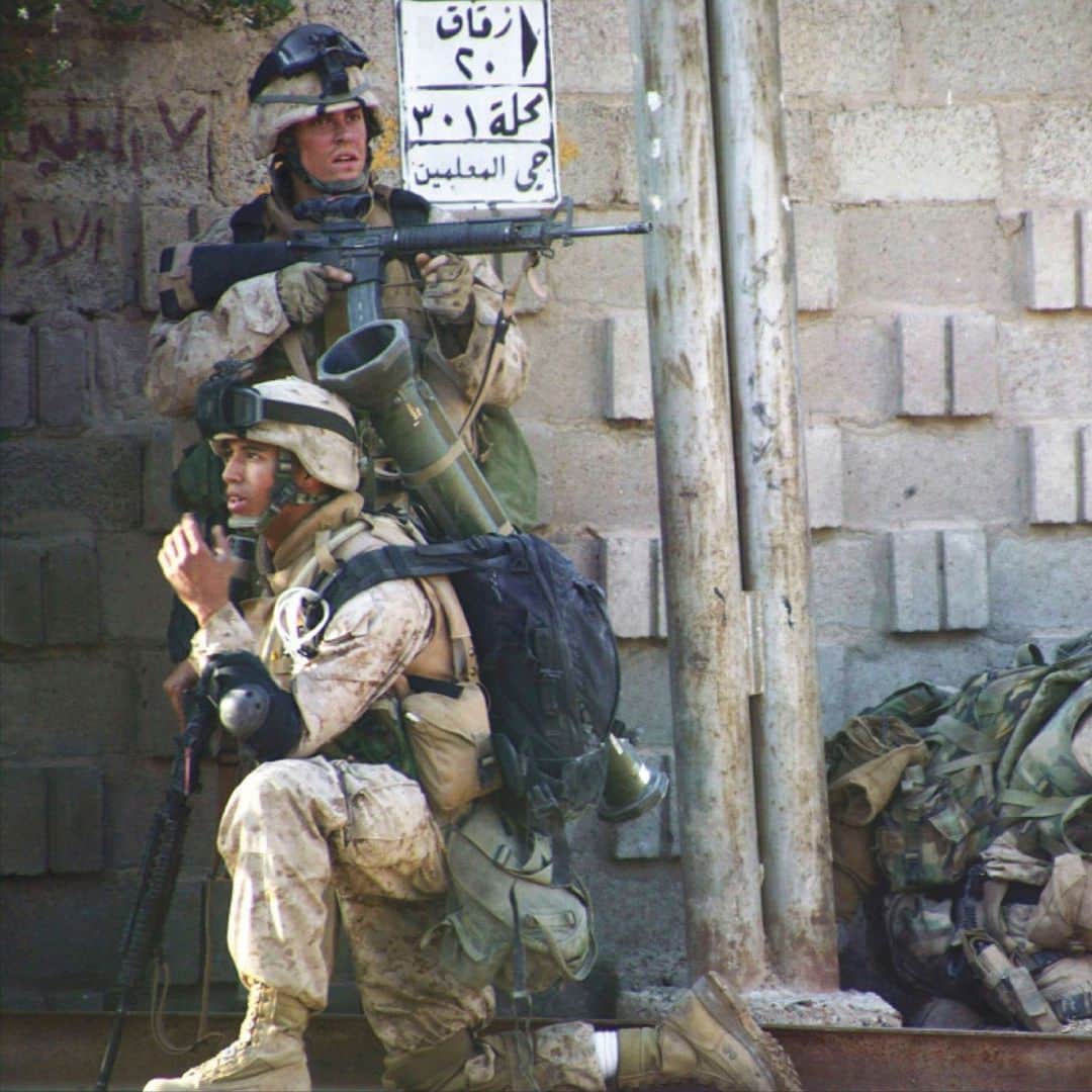アメリカ海兵隊さんのインスタグラム写真 - (アメリカ海兵隊Instagram)「On March 31, 2004, armed insurgents killed four American civilian security contractors who were driving through the city of Fallujah, Iraq. Within hours of the attack, images of the Americans’ desecrated bodies – burned, and hung from a bridge – were broadcast around the globe.   When the horrific killings occurred, Marines were finalizing their turnover with @usarmy units in the area and had just assumed command of security operations. Marine leaders understood the severity of the attack and immediately condemned the brutal murders, but simultaneously recommended against an immediate offensive reaction. Then-Brig. Gen. John F. Kelly wrote “we must avoid the temptation to strike out in retribution.”   Despite initial calls for restraint, on April 3, 2004, the combined joint task force commander issued the order for Marines to go on the offensive in Fallujah, and on the next day Operation Vigilant Resolve began. On the night of April 4, 2004, Marines launched their assault on the city, and by sunrise the following morning, Fallujah was surrounded by U.S. Marines.   Throughout the next five days, Marines engaged in fierce urban combat with a level of intensity not seen since the Battle of Hue City. Although Marines successfully gained control of strategic areas within the city, cutoff insurgent withdrawal routes, and destroyed several key insurgent defensive positions, the Iraqi Governing Council grew concerned with the intensity of the urban combat happening in Fallujah. The U.S. announced it would institute a ceasefire in the city beginning at noon, April 9, 2004. Despite the ceasefire, insurgents continued to assault Marines throughout the following weeks.   On May 1, 2004, then-Lt. Gen. James Conway, the @i_mef_marines commanding general, announced he was turning over all remaining operations in Fallujah to the Iraqi Fallujah Brigade, and Marines would depart the city, ending Operation Vigilant Resolve. Six months later, Marines would once again find themselves back on the streets of Fallujah, engaged in violent house-to-house fighting – Operation Phantom Fury.  Click the link our bio to read the full article on our website.  #USMCHistory #SemperFidelis」4月4日 23時43分 - marines