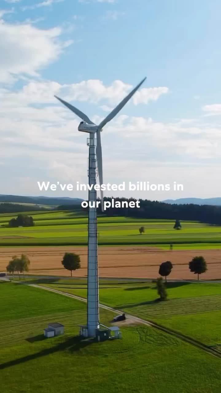 Marsのインスタグラム：「It’s Earth Month, and we’re particularly excited about this year’s #EarthDay theme, #InvestInOurPlanet. We’ve invested billions of dollars in our planet with the hopes of creating a better world tomorrow — and we’re making headway. We’ve compiled a quick list of our commitments to the planet and its people, and we’re confident our investment will pay dividends for generations to come. ​Find out how and where we’re investing in the link in our bio.   #EarthDay2023 #TomorrowStartsToday #EarthMonth」