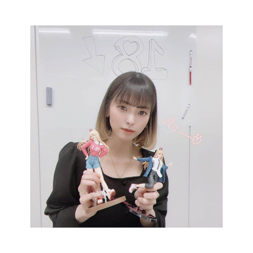 ロイ - RöE -さんのインスタグラム写真 - (ロイ - RöE -Instagram)「. 皆、誕生日お祝いありがとう❤️‍🔥 パワーいっぱいもらいますた あいらびゅーー」4月4日 23時50分 - _roeworld_