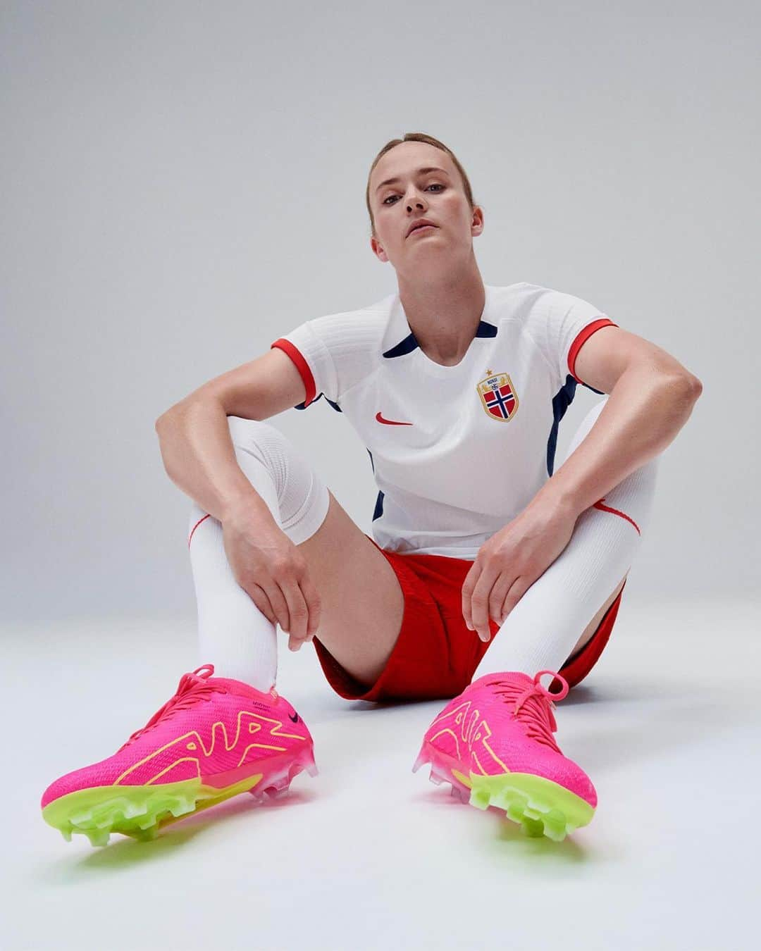 Caroline Graham Hansenのインスタグラム：「Sharp in the new Nike kits🔥」