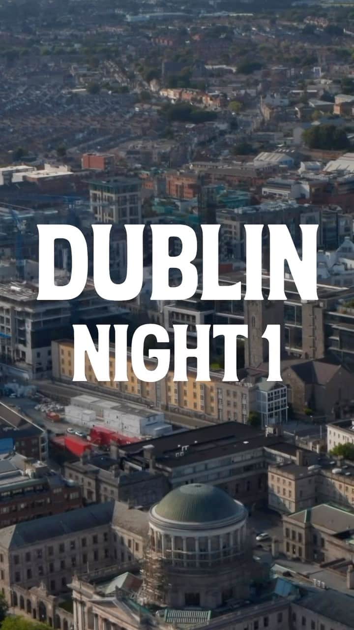 マックルモアーのインスタグラム：「Well…That might have been the best tour kick off of all time.  Dublin you are brilliant.  Can’t wait to do it again for night 2 in a couple hours.  WE JUST GETTING STARTED 🪄☘️🇮🇪 #benworldtour」