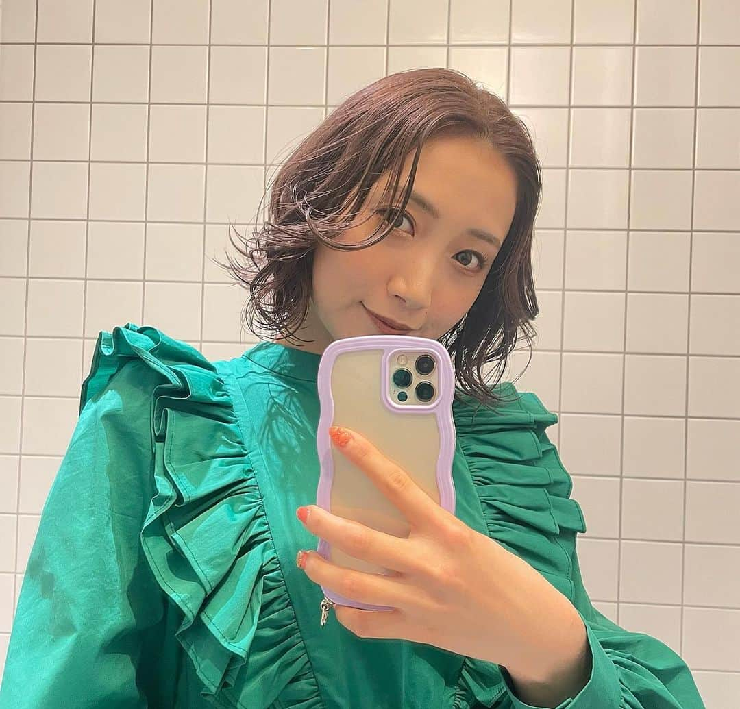 加美杏奈のインスタグラム：「・ ♡New hair♡ @kosakanaction  #minamo」