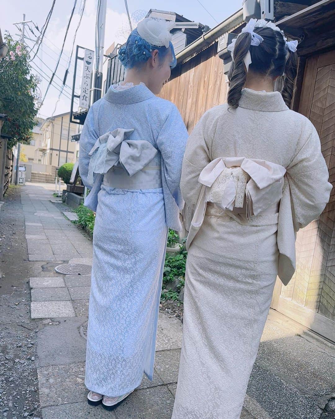 ほのぴすさんのインスタグラム写真 - (ほのぴすInstagram)「うじたまたん　@ujitama0 と　@village_tokyo でお着物と着付けとヘアセットしてもらって鎌倉観光してきた🥹💓  ほーーーんとに可愛すぎる！！！ うじたまたんと揃えてレースっぽいのにしてみたよ！  人生初の縦ロール二つ結びどうかな笑笑笑  いちご飴すんごい美味しくて、口の中に刺さりまくった😇笑笑  #鎌倉観光　#浅草着物レンタル #浅草観光 #浅草レンタル着物 #village浅草 #鎌倉 #鎌倉カフェ #鎌倉デート #鎌倉食べ歩き  #鎌倉散歩」4月5日 0時05分 - noponopisu2