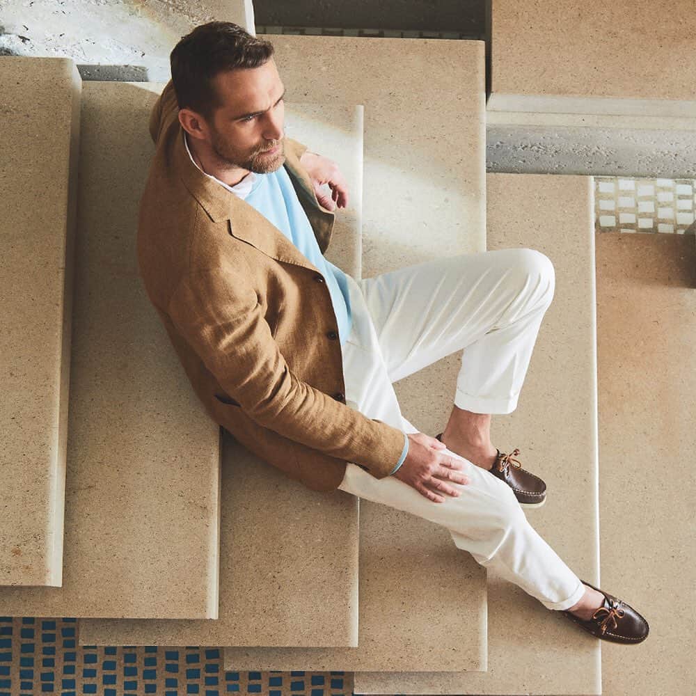 のインスタグラム：「Slowear: enjoy for longer. Durable fashion since 2003.  #Slowear #DurableFashion #SlowearVenezia . . #SpringSummerCollection #SS23 #SpringSummer #newcollection #durablefashion #sustainablefashion #slowfashion #sustainableclothing #eticalclothing #fashionman #fashion #style #man #outfitforman #model #smartcasualcollection #leisurewear #urbanstyle」