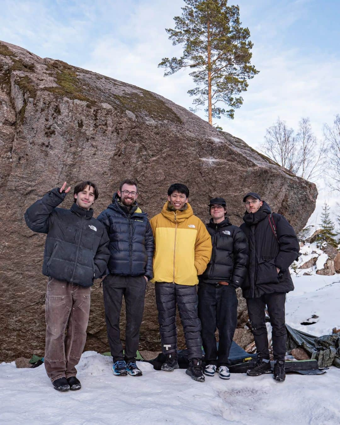 中島徹さんのインスタグラム写真 - (中島徹Instagram)「Burden of Dreams session 16~18  My fourth trip to Finland has been over and I have been back to my daily life. As it turned out, I couldn't finish this problem again. Honestly, this kind of defeat is always heartbreaking.  However, unlike the previous expedition, this time I felt this problem is kinda realistic thing. I could keep believing until the last attempt on the last day that I can climb this problem.  The two weeks I spent focusing on this challenge were filled with fulfillment, not hardship. The time I spent working on it with world-class climbers, Will and Sean reminded me of thirst for pure strength. After more than 20 years of my climbing career, I feel very fortunate to still have this fresh feeling.  Thank you all for your support. I was very encouraged by your messages. My challenge to Burden of Dreams continues to my fifth expedition.  photos: @pietaripurovaara movie: @will_bosi  フィンランドへの4回目の遠征を終え日常生活に戻ってきました。最終的に、今回もこの課題を登り切ることはできませんでした。正直この種の敗退はいつもかなり堪えます。  ただ今回は完登をかなり現実的なものとして感じることができました。最終日の最後のトライまで「もう登れる課題なんだ」と信じ続けることができました。  感触が悪く、辛かった前回の遠征とは異なり、今回の遠征は充実感に満ちていました。WillやSeanといった世界的なクライマーとのセッションは、純粋な強さへの渇望を思い出させてくれました。クライミングを続けて20年経ちますが、この新鮮な気持ちはかけがえのないものです。  今回も本当に沢山の方から励ましの言葉をいただきました。バージョンへの挑戦は次の遠征へと続きます。  絶対に諦めません  #lappnorproject #BOD #burdenofdreams #tnfjp」4月5日 0時22分 - saruzaemon9