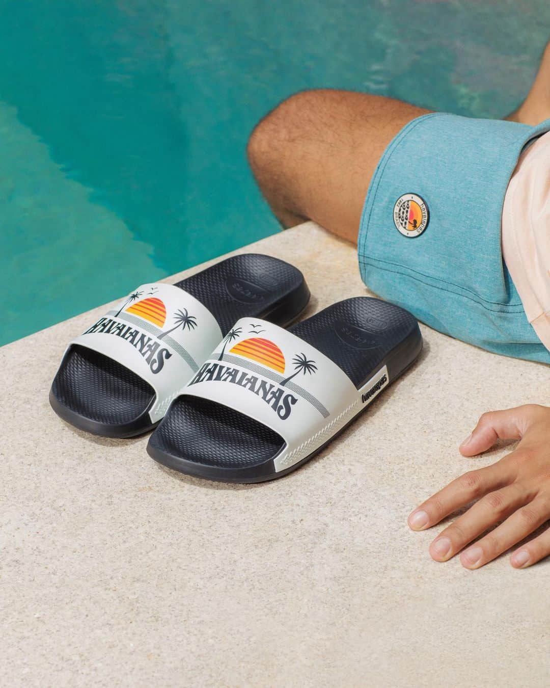 Havaianas Europeのインスタグラム：「We just can’t get over our Print Slides 🤩 New #SummerEssential unlocked!  Now available on havaianas-store.com  #HavaianasMoment」