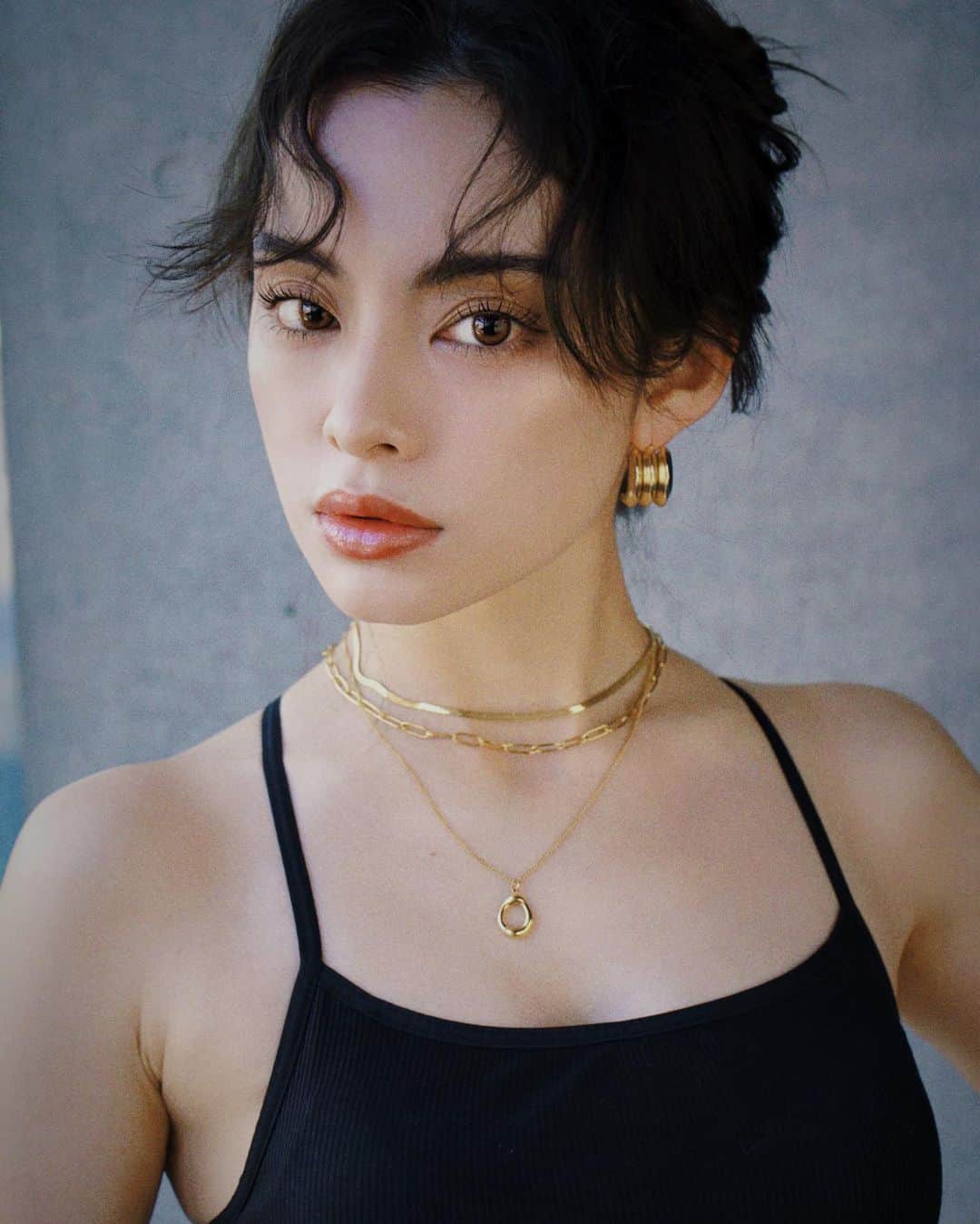 のインスタグラム：「メイクってすご～⤴⤴⤴い 前髪うねうね眉毛爆強🫨 ⁡ hair & camera @yuuuuuji_h  @ain.anly.___official  ⁡ #blackhair #黒髪 #黒髪ロング」