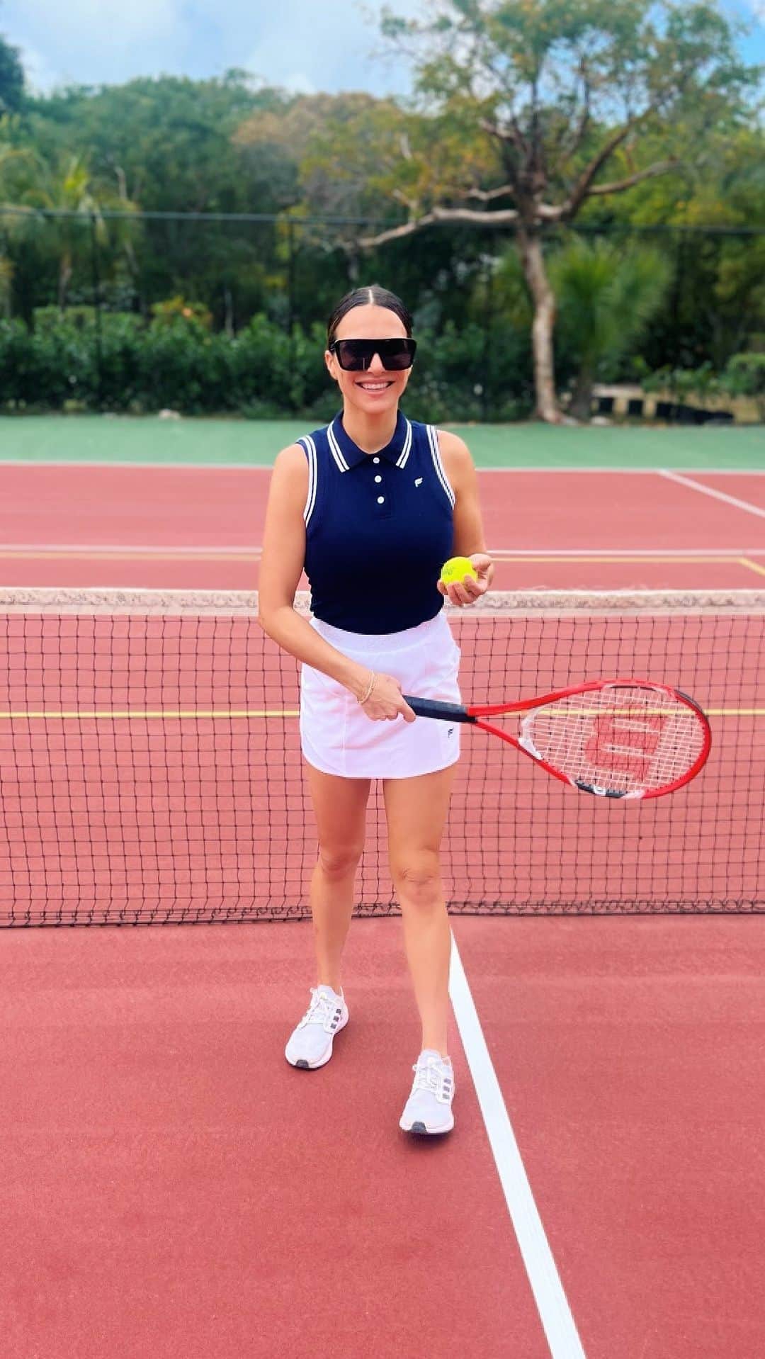 アンディ・ドーフマンのインスタグラム：「Serving looks and dropping aces (or maybe just serving looks) with this @normani x @fabletics collab which might be my favorite yet 🙌🏻🔥🎾」