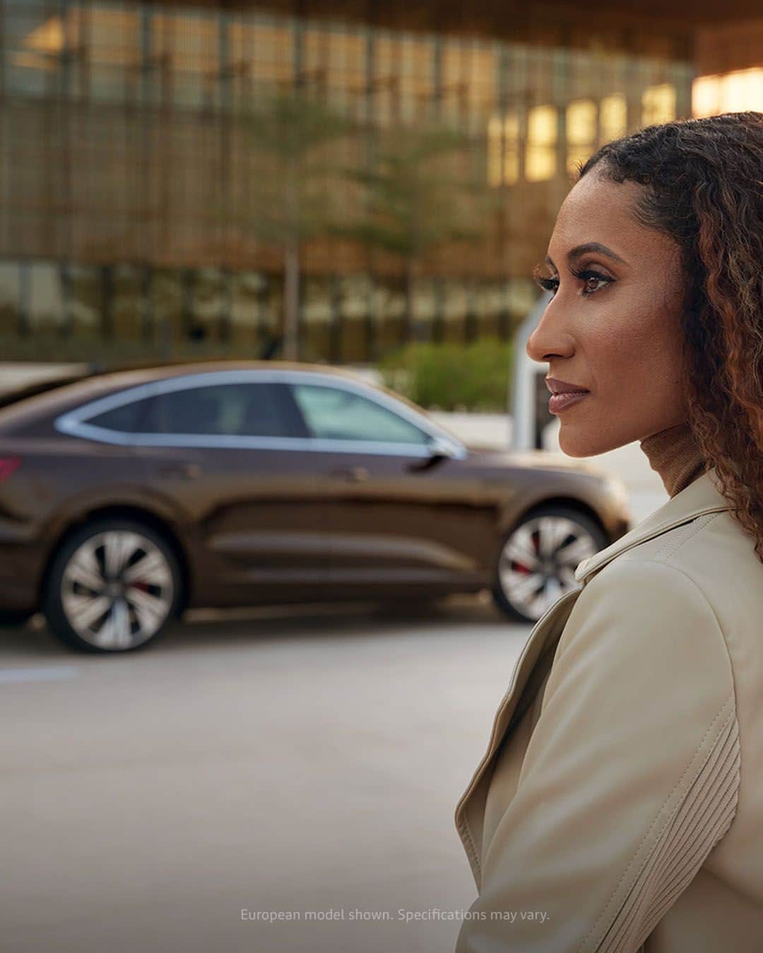 Audiのインスタグラム：「An electrifying new chapter in the story of luxury. The evolution of e-tron is here. ⁣ ⁣ Visit the link in our bio to learn more about the new, fully electric Q8 e-tron models.​ #Audi #AudiQ8Sportbacketron​ #emobility #FutureIsAnAttitude」