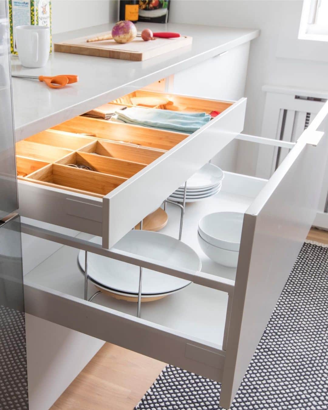 Sweeten Homeさんのインスタグラム写真 - (Sweeten HomeInstagram)「Stylish and functional 🤩 check out these kitchen storage solutions to inspire your next renovation! ⁠ ⁠ All renovated with Sweeten 💫⁠ Visit the link in our bio to see more!」4月5日 1時04分 - sweeten_home