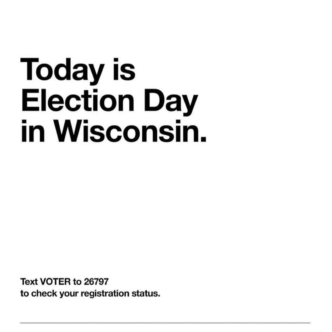 ソフィア・ブッシュのインスタグラム：「Let’s go #Wisconsin! We’re rooting for you! @iamavoter 🗳️♥️」