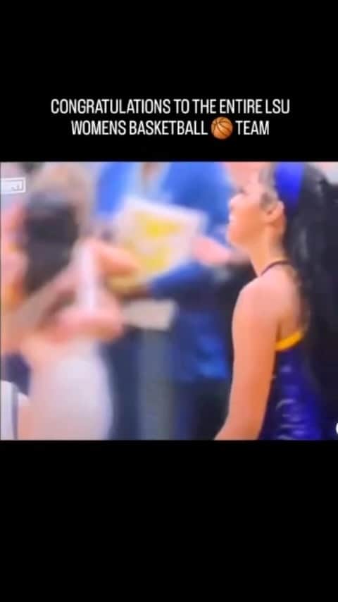 トニー・イエイヨーのインスタグラム：「🏆CONGRATULATIONS TO THE ENTIRE🏆 @LSUWBKB @AngelReese10 @LSUbasketball   It’s the #YAYODance 💪🏽🔥🔥   GO TO OUR WEBSITE WWW.PASSPORTBOYZ.COM to purchase! 🔗 Link is in BIO」